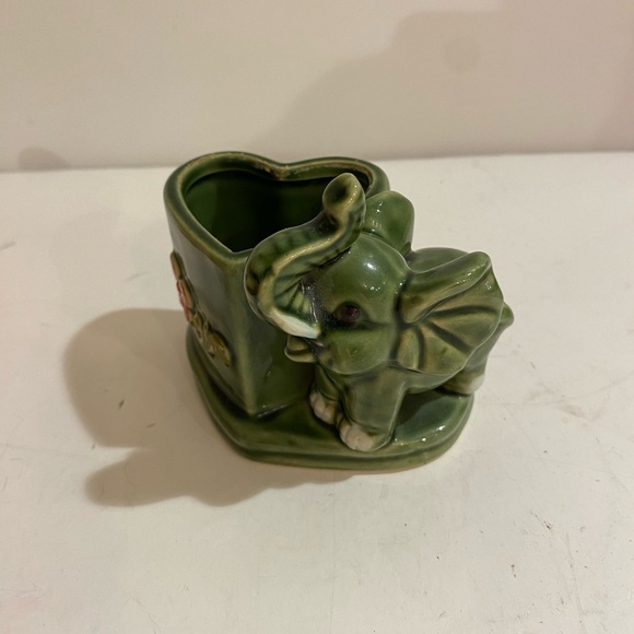 Small Elephant Planter (DT) - Picture 3 of 14